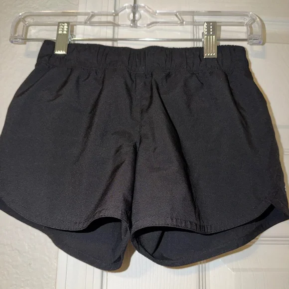 Old Navy Active Black Shorts - Picture 4 of 6